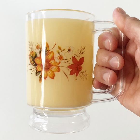 Set 4 MCM Retro Plastic Floral Drinking Glasses w Handle Footed Creamy Yellow - Picture 4 of 9